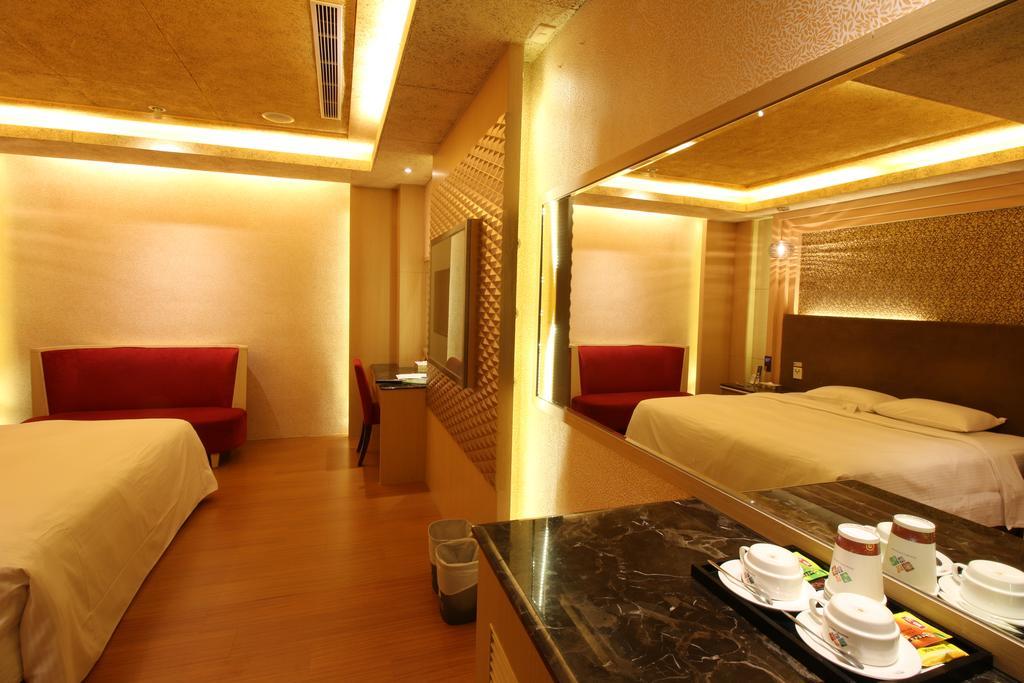 R7 Hotel Kaohsiung Eksteriør billede