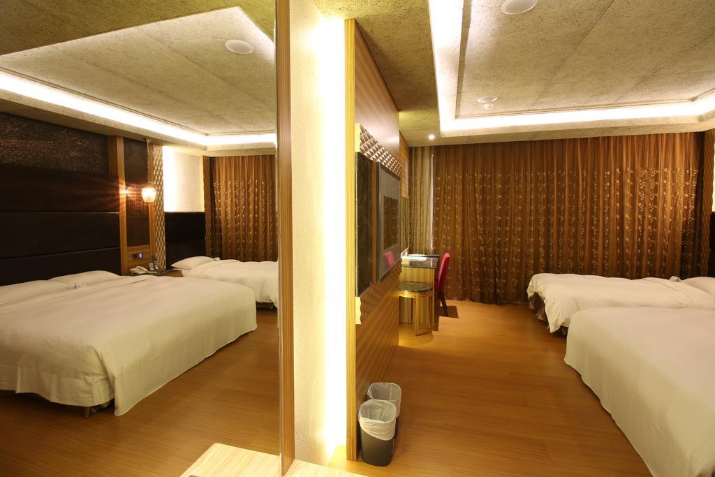 R7 Hotel Kaohsiung Eksteriør billede