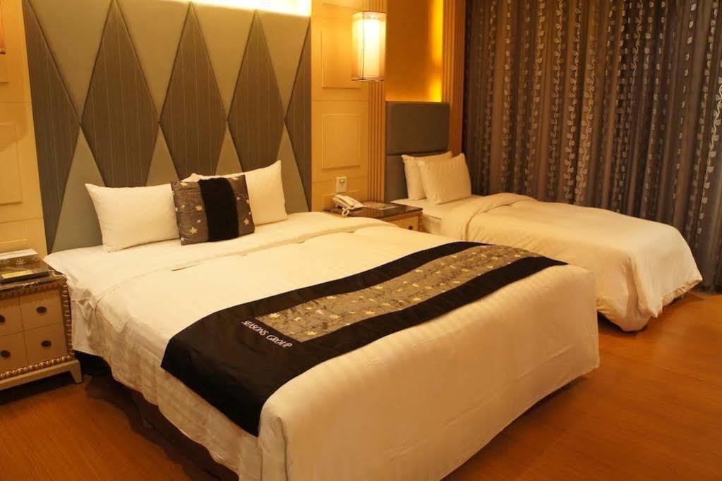 R7 Hotel Kaohsiung Eksteriør billede