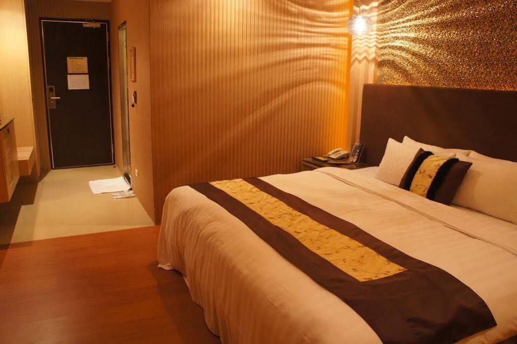 R7 Hotel Kaohsiung Eksteriør billede