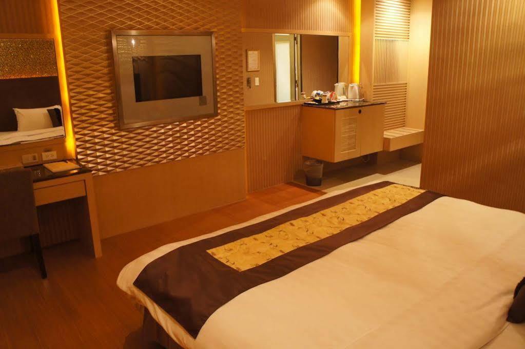 R7 Hotel Kaohsiung Eksteriør billede
